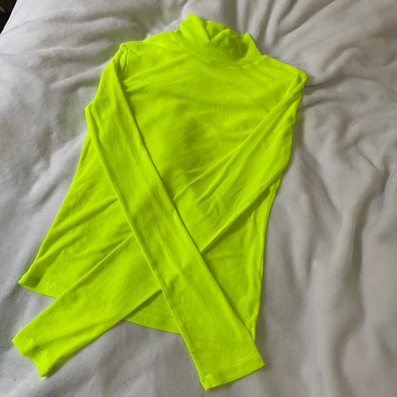 Urban Revivo Mesh Neon Top - Picture 2 of 4